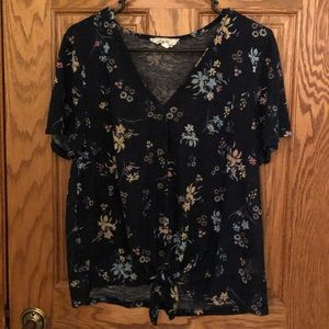 Women’s button front floral top (XL)